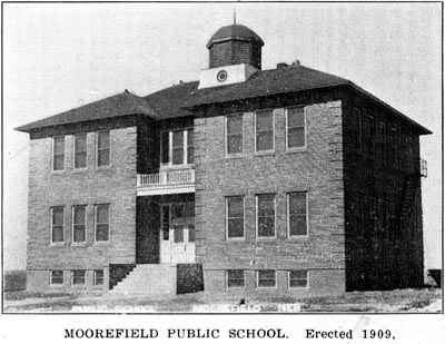 MOOREF1ELD PUBLIC SCHOOL. Erected 1909,