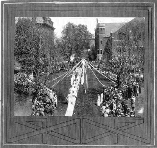 Photograph or Sketch