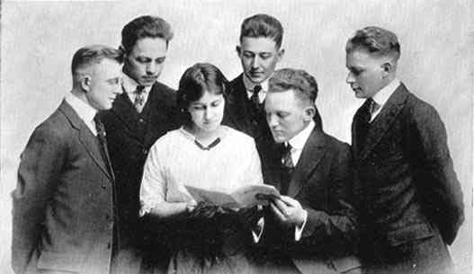 Photograph or Sketch